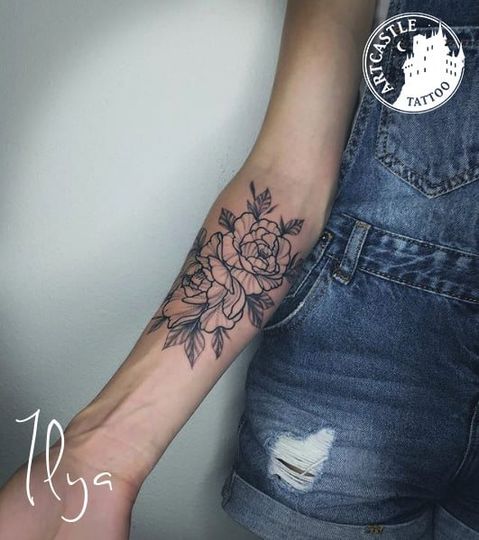 ArtCastleTattoo Tattoo ArtiestIlya Flowers on arm Blackwork