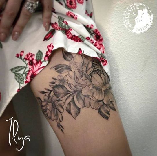 ArtCastleTattoo Tattoo ArtiestIlya Flowers on leg Blackwork