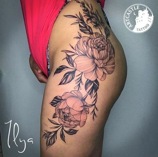 ArtCastleTattoo Tattoo ArtiestIlya Flowers on side Blackwork