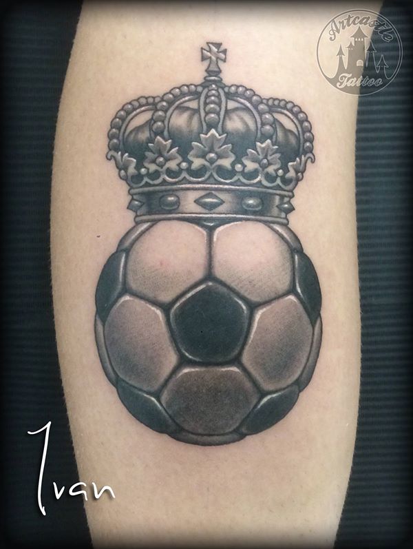 ArtCastleTattoo Tattoo ArtiestIvan Football with crown. Black n grey Black n grey