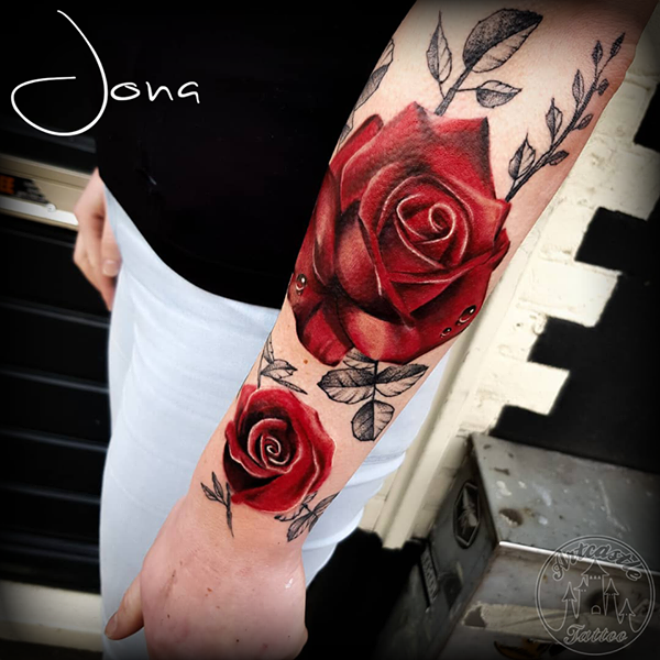 ArtCastleTattoo Tattoo ArtiestJona Realistic red roses tattoo sleeve on arm Color