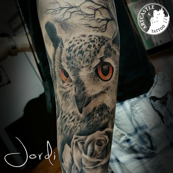 ArtCastleTattoo Tattoo ArtiestJordi Owl on arm Realism