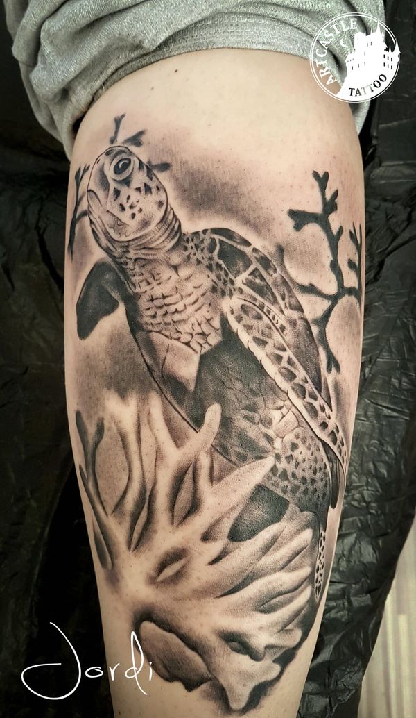 ArtCastleTattoo Tattoo ArtiestJordi Turtle on leg Realism