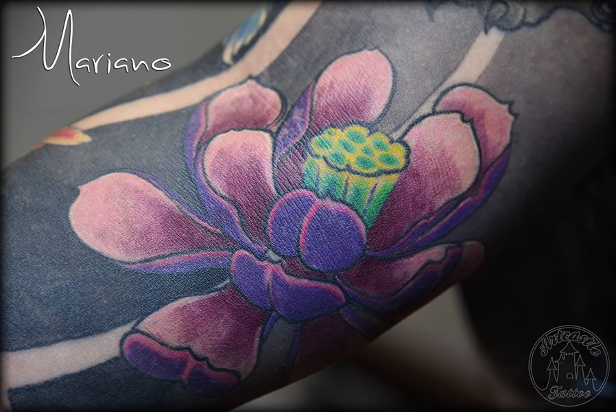ArtCastleTattoo Tattoo ArtiestMariano Purple lotus all healed up detail on traditional japanese sleeve Sleeves