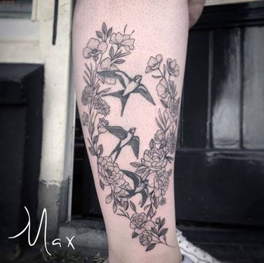 ArtCastleTattoo Tattoo ArtiestMax Flowers en birds on lower leg