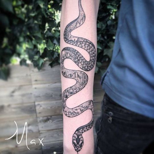 ArtCastleTattoo Tattoo ArtiestMax Snake on arm