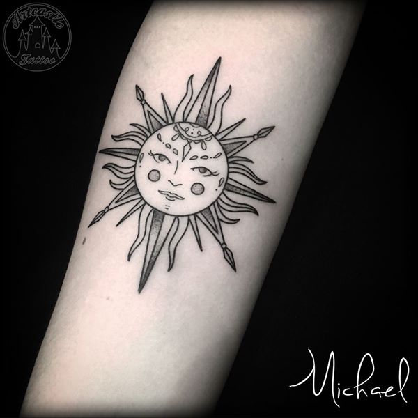 ArtCastleTattoo Tattoo ArtiestMichael Linework of a traditional sun with classic face and fine tight lines Blackwork