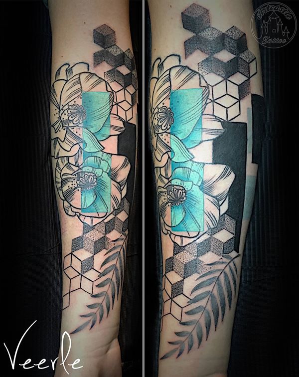 ArtCastleTattoo Tattoo ArtiestVeerle Flowers tattoo with geometrical elements and a splash of blue Black n Grey
