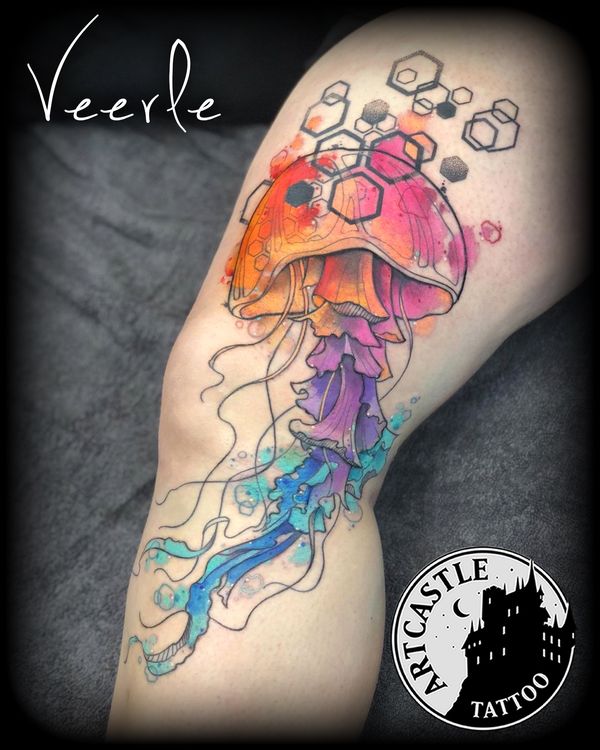 ArtCastleTattoo Tattoo ArtiestVeerle jellyfish with geometry and watercolor on leg Color