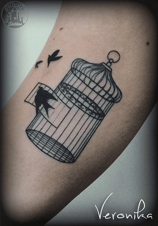 ArtCastleTattoo Tattoo ArtiestVeronika Bird cage with birds Minimal