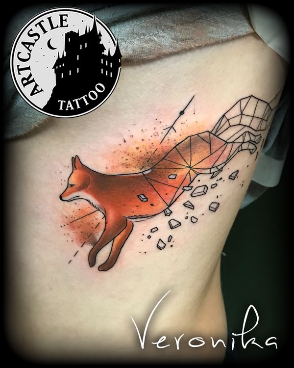ArtCastleTattoo Tattoo ArtiestVeronika Fox with color and geometry on ribs Color
