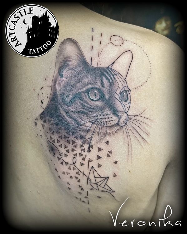 ArtCastleTattoo Tattoo ArtiestVeronika Realistic cat with geometry and dotted pattern on upper right back Black n Grey