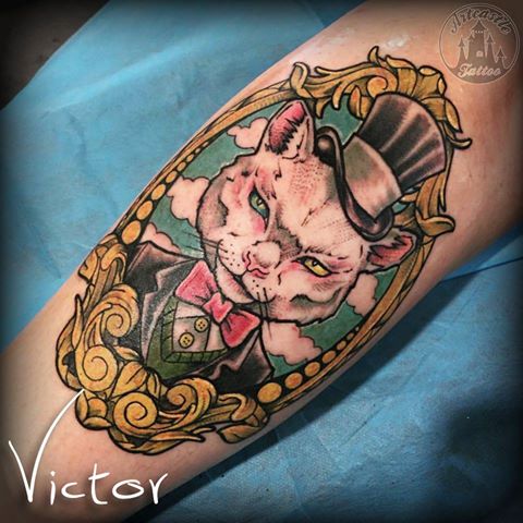 ArtCastleTattoo Tattoo ArtiestVictor Color cat with top hat tattoo Neo Traditioneel Neo Traditional