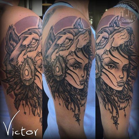 ArtCastleTattoo Tattoo ArtiestVictor Girl wolf head tattoo upper arm Neo Traditioneel Neo Traditional